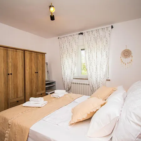 Ondine With 3 Bedrooms In Istrien *