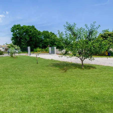 Ondine With 3 Bedrooms In Istrien