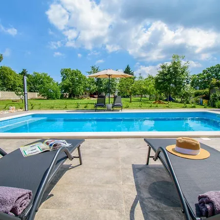 Villa Ondine With 3 Bedrooms In Istrien