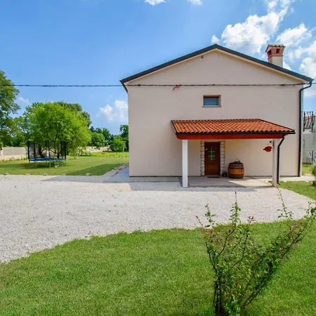 Ondine With 3 Bedrooms In Istrien * Hrboki