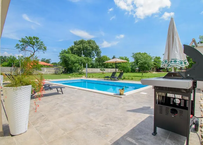 Ondine With 3 Bedrooms In Istrien Villa