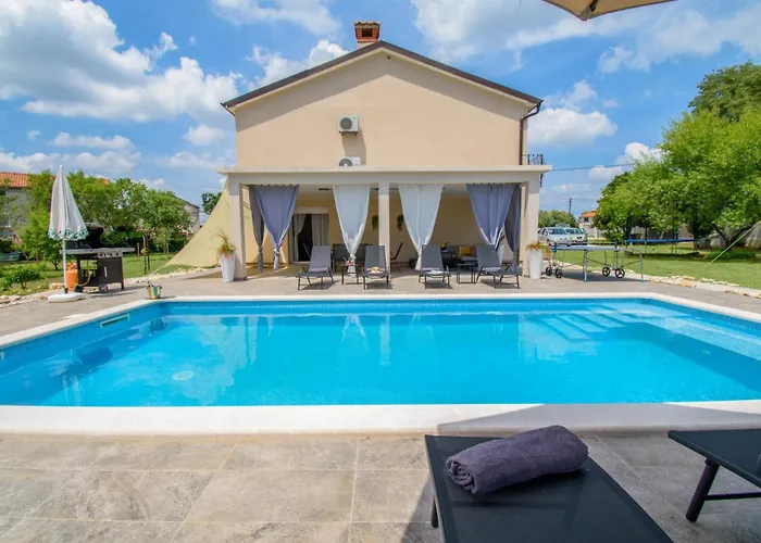 Ondine With 3 Bedrooms In Istrien Villa Hrboki