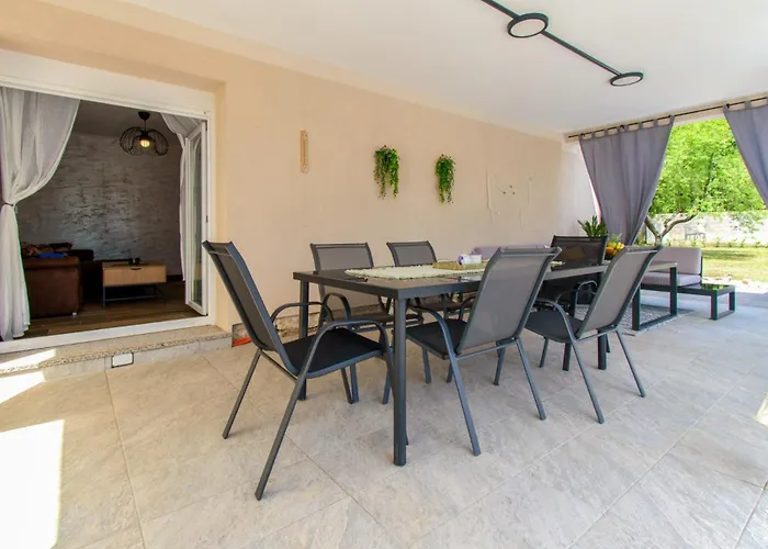 Ondine With 3 Bedrooms In Istrien Villa Hrboki