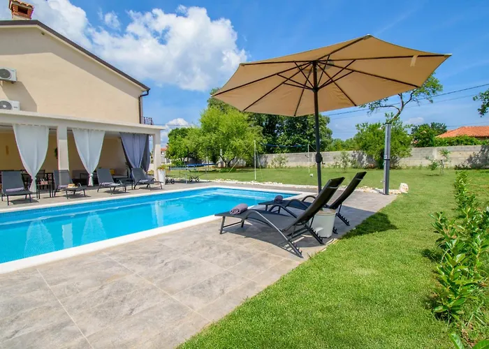 Villa Ondine With 3 Bedrooms In Istrien Hrboki