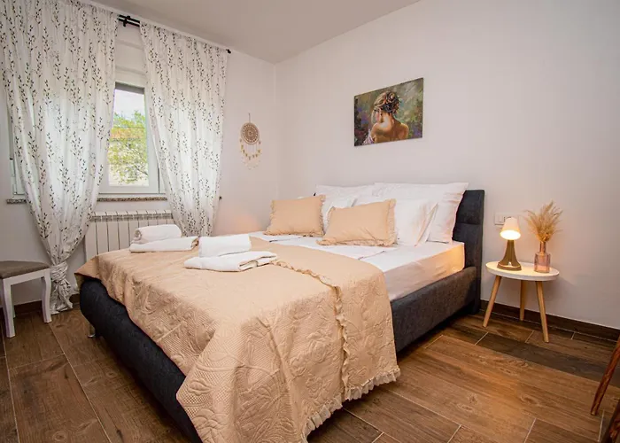 Villa Ondine With 3 Bedrooms In Istrien Hrboki