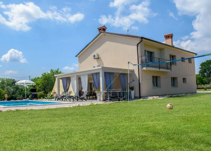 Ondine With 3 Bedrooms In Istrien