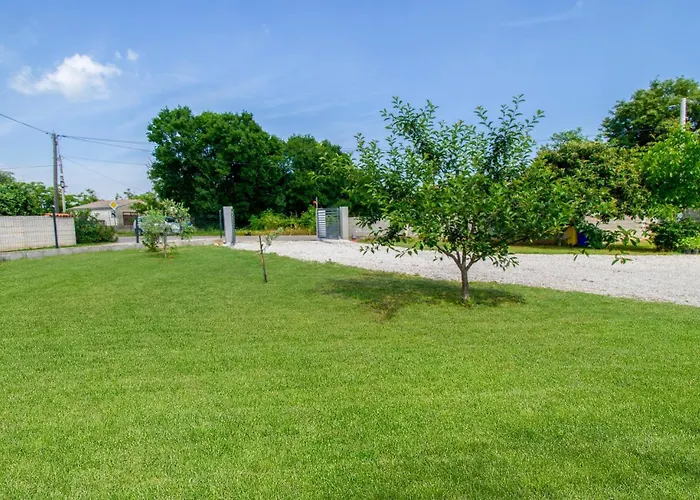 Ondine With 3 Bedrooms In Istrien