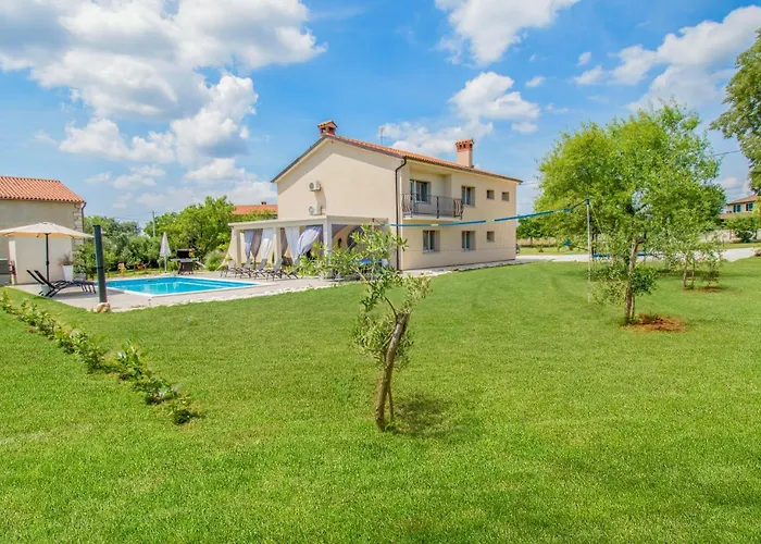 Ondine With 3 Bedrooms In Istrien Hrboki